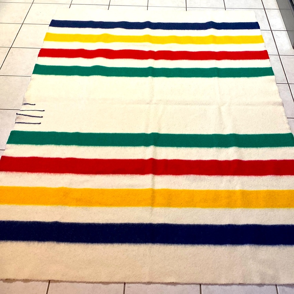 Vintage 1970 HB Blanket - Picture 4 of 8